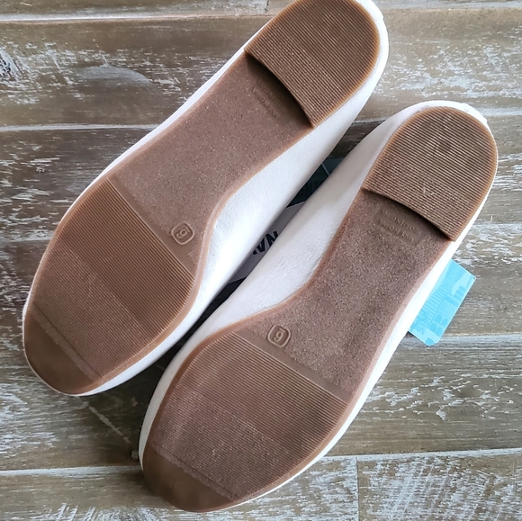 Old Navy flats - Picture 2 of 3